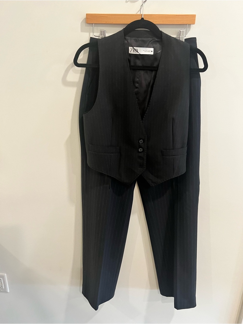 ZARA Black Pinstripe Vest & Trouser Set – Tailored – S/M – NWT Pants
